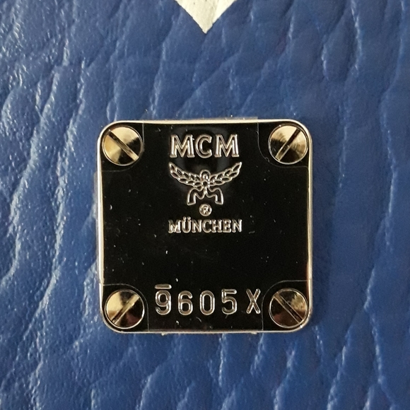 (New) MCM Tote (medium) - Picture 9 of 13